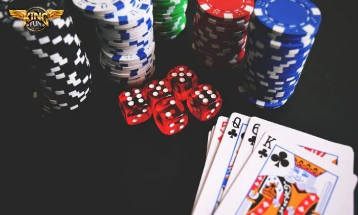 Tiến lên miền Bắc là gì Quan sát bài đối thủ